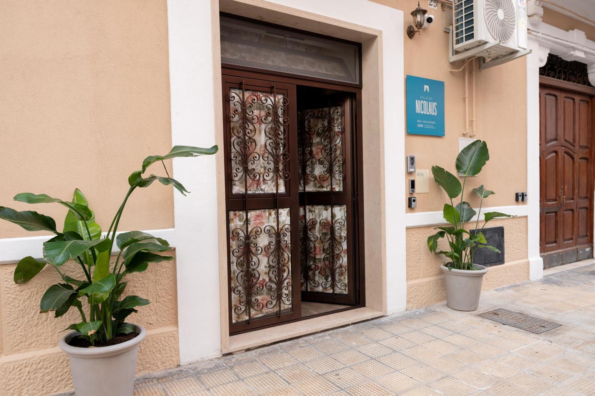 Palazzo Nicolaus Del Lungomare Bed and Breakfast Bari Eksteriør billede